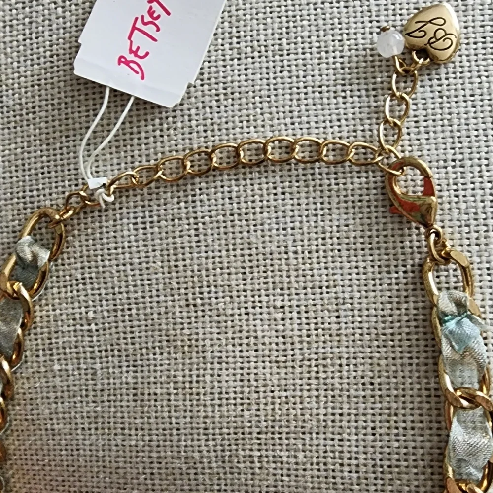 NWT Betsey Johnson sugar skull necklace